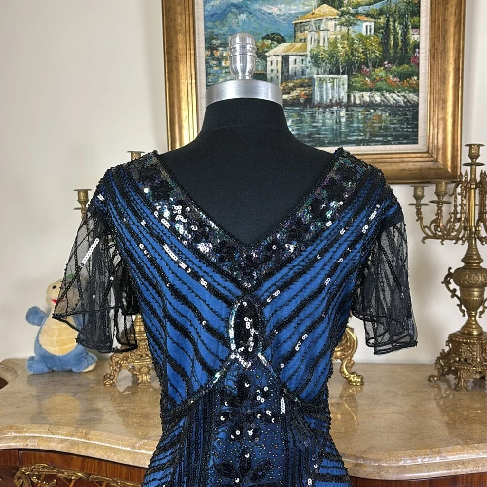 Women,formal stretch all over sequins fitted special Occasion Evening dress - Picture 4 of 4